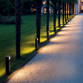 Linear 4.2 Bollard Light